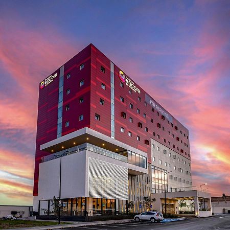 Ramada Encore By Wyndham Guadalajara Aeropuerto Las Pintas Esterno foto