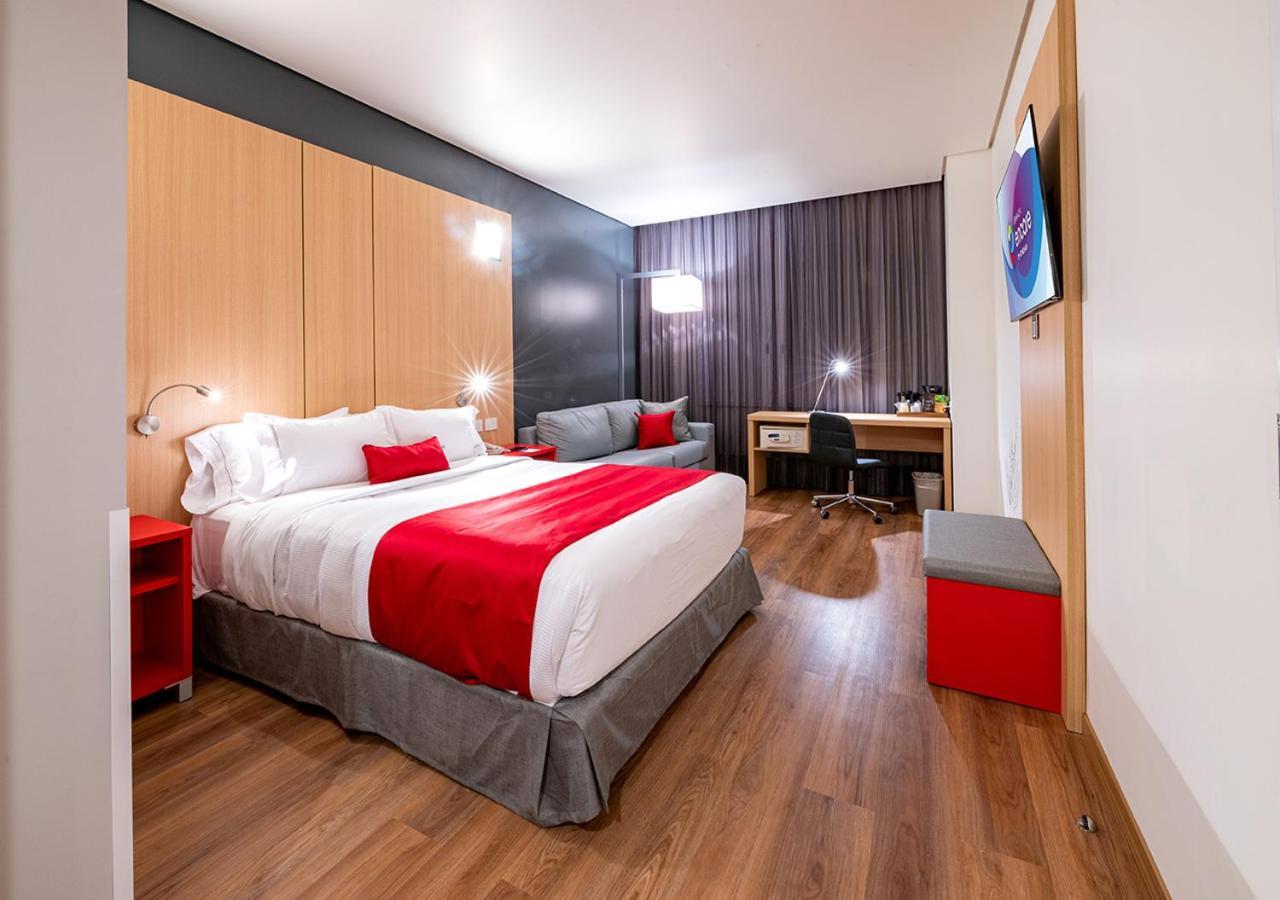 Ramada Encore By Wyndham Guadalajara Aeropuerto Las Pintas Esterno foto