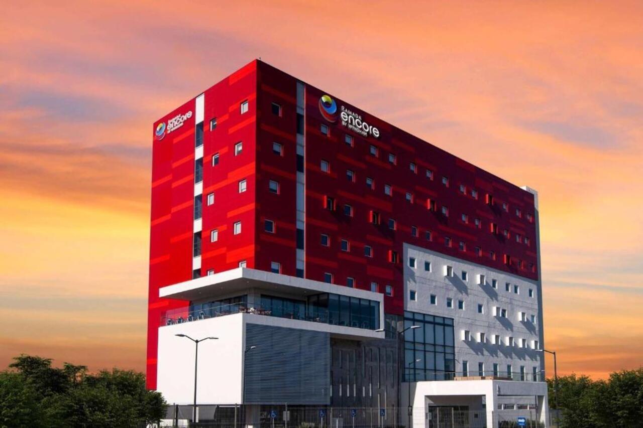 Ramada Encore By Wyndham Guadalajara Aeropuerto Las Pintas Esterno foto